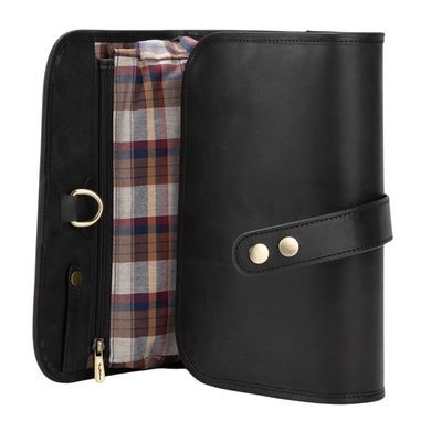 Leather toiletry case by Tony Bellucci (Turkey).